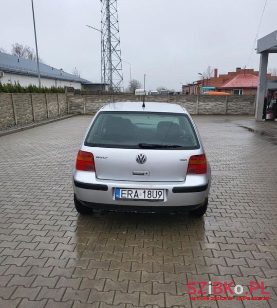 2001' Volkswagen Golf photo #5