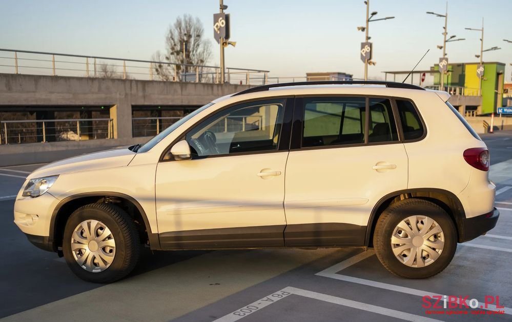 2009' Volkswagen Tiguan photo #4