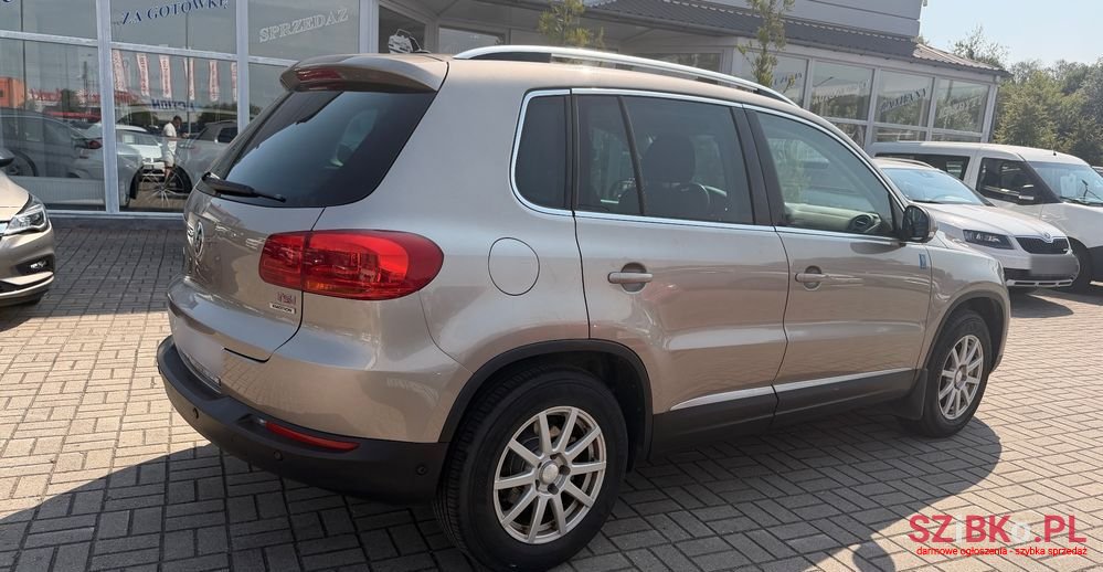 2012' Volkswagen Tiguan photo #4