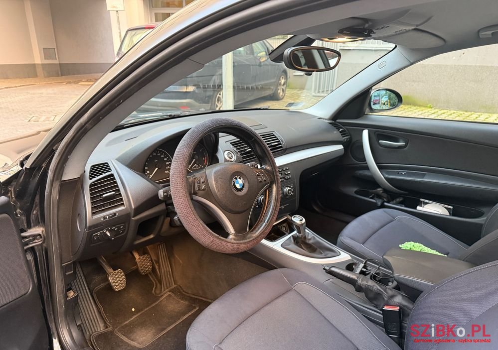 2008' BMW 1 Series 118D photo #6