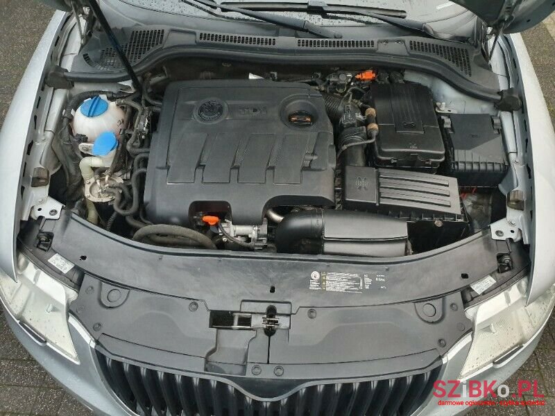 2011' Skoda Superb photo #4