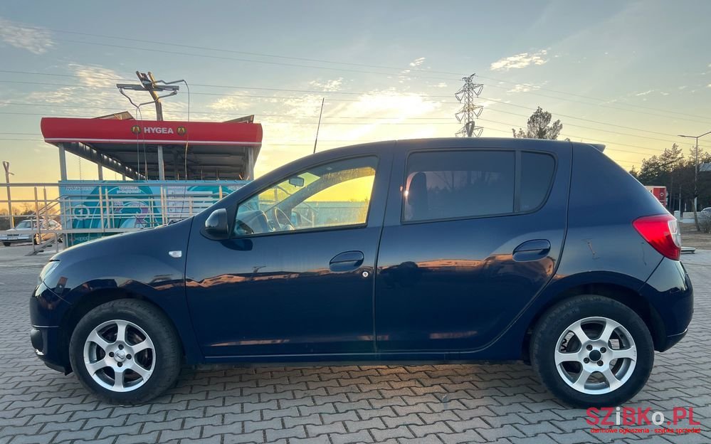 2013' Dacia Sandero photo #4