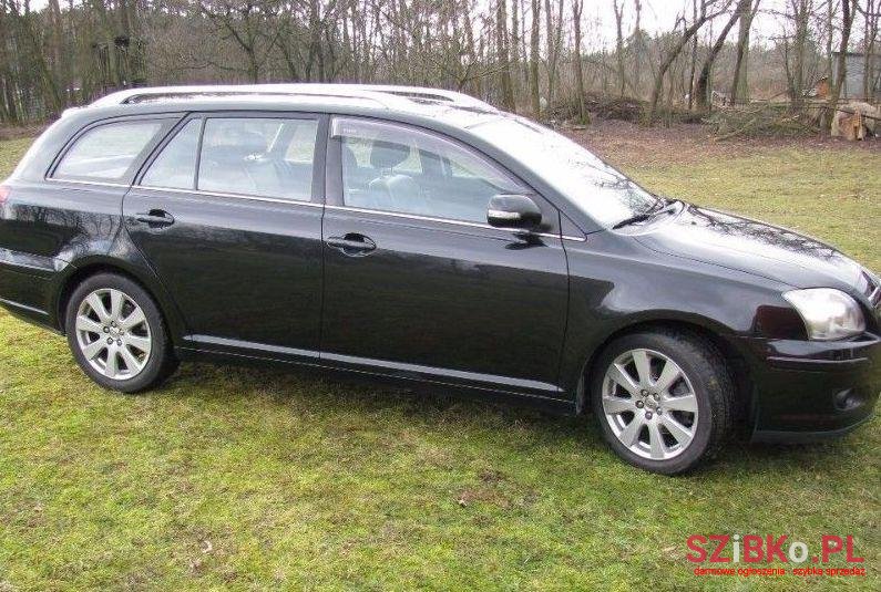 2008' Toyota Avensis photo #1