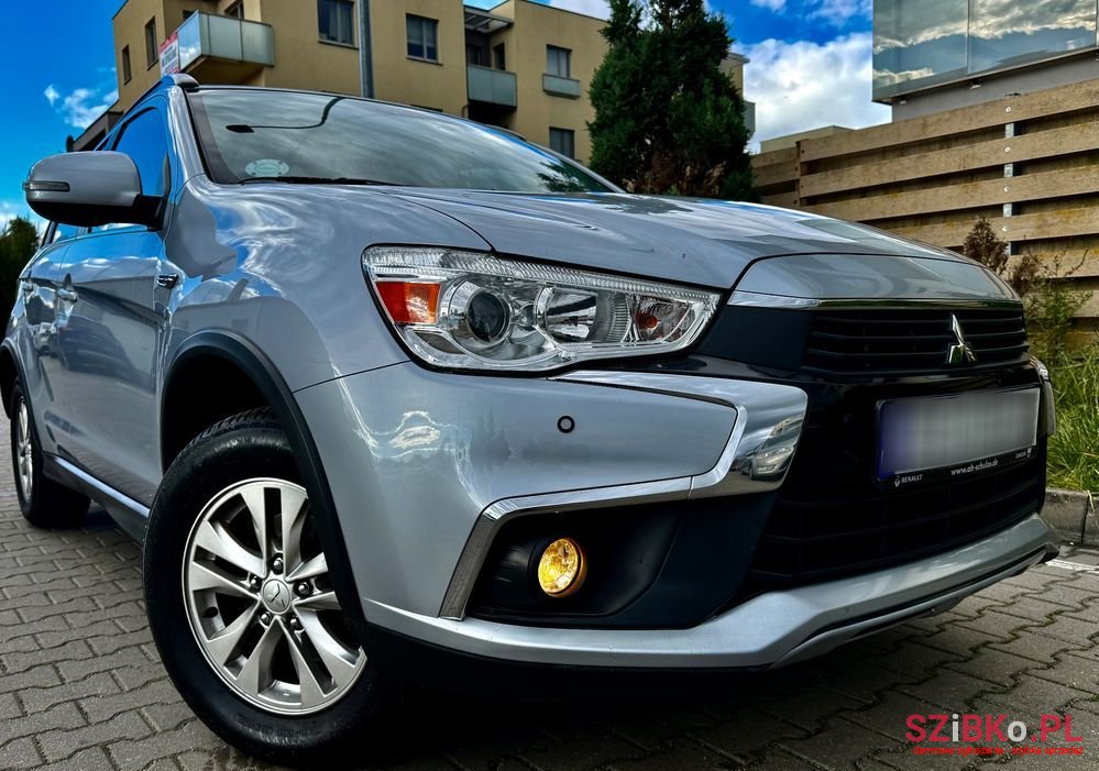 2017' Mitsubishi ASX photo #1