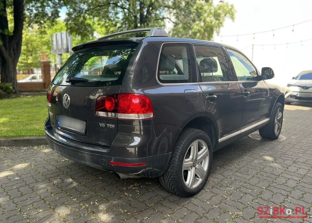 2007' Volkswagen Touareg photo #5
