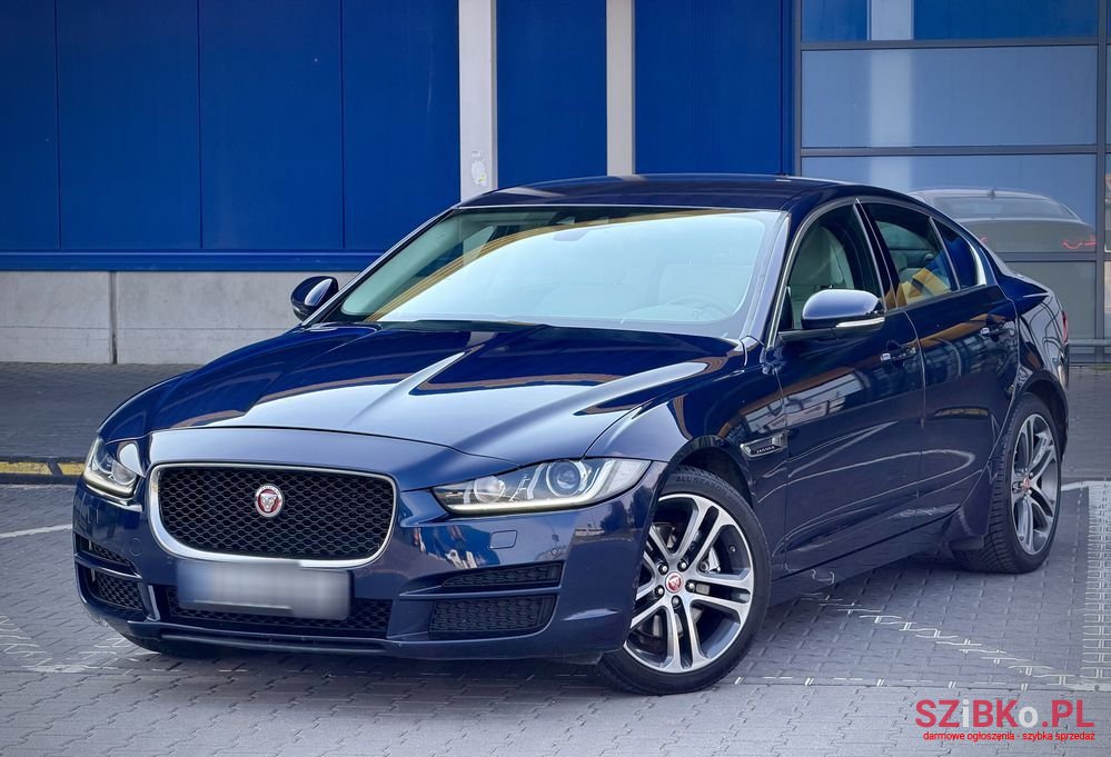 2018' Jaguar XE 20D Pure photo #3