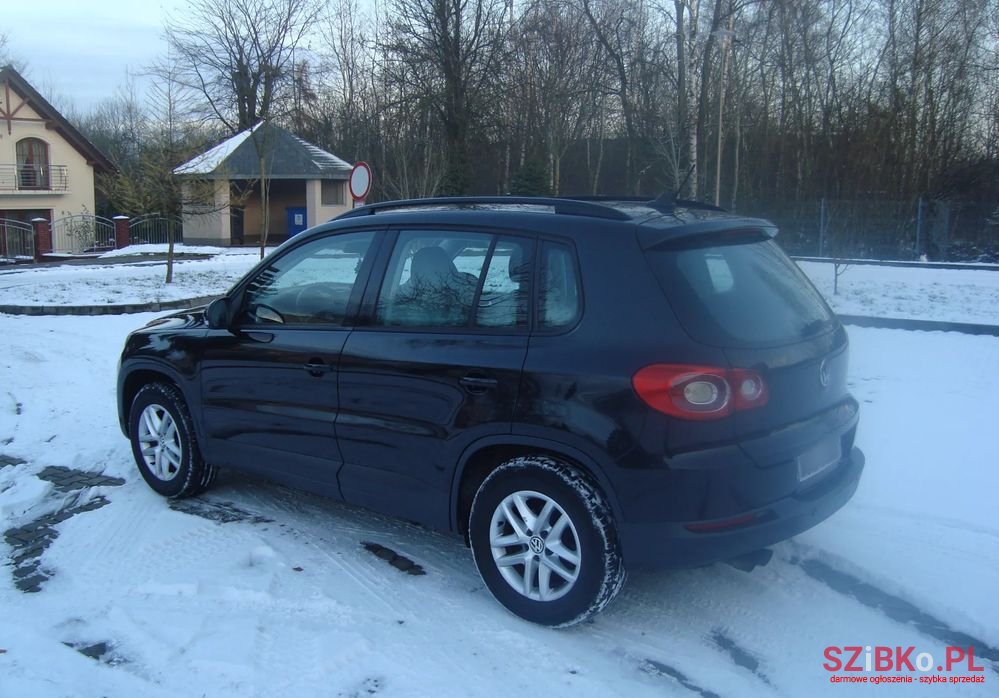 2010' Volkswagen Tiguan photo #6