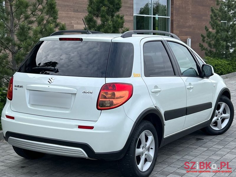 2008' Suzuki SX4 photo #3