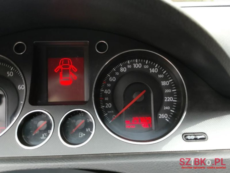 2006' Volkswagen Passat photo #6