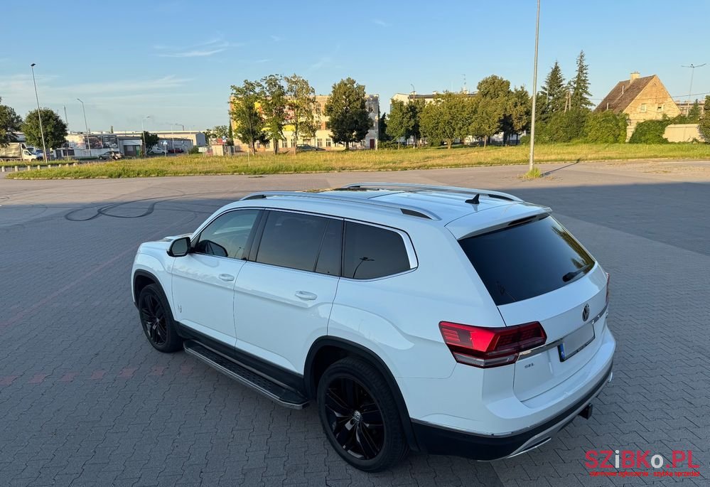 2019' Volkswagen Atlas photo #6