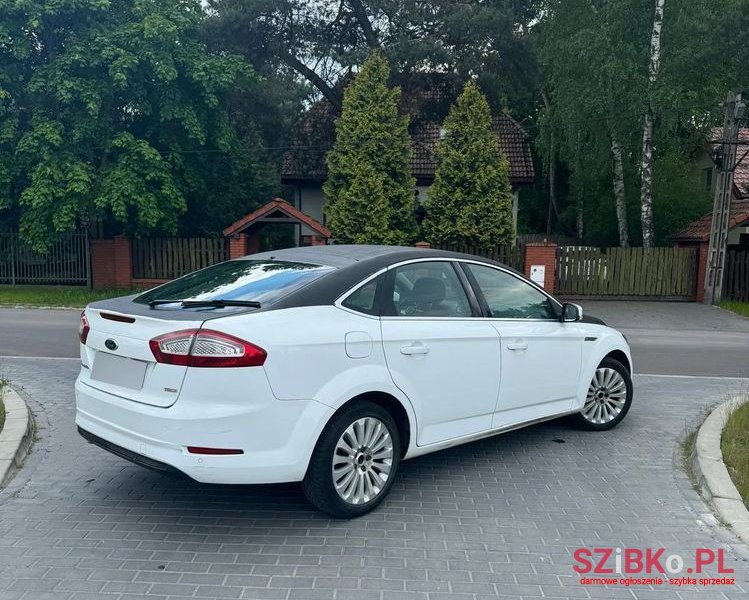 2011' Ford Mondeo photo #3
