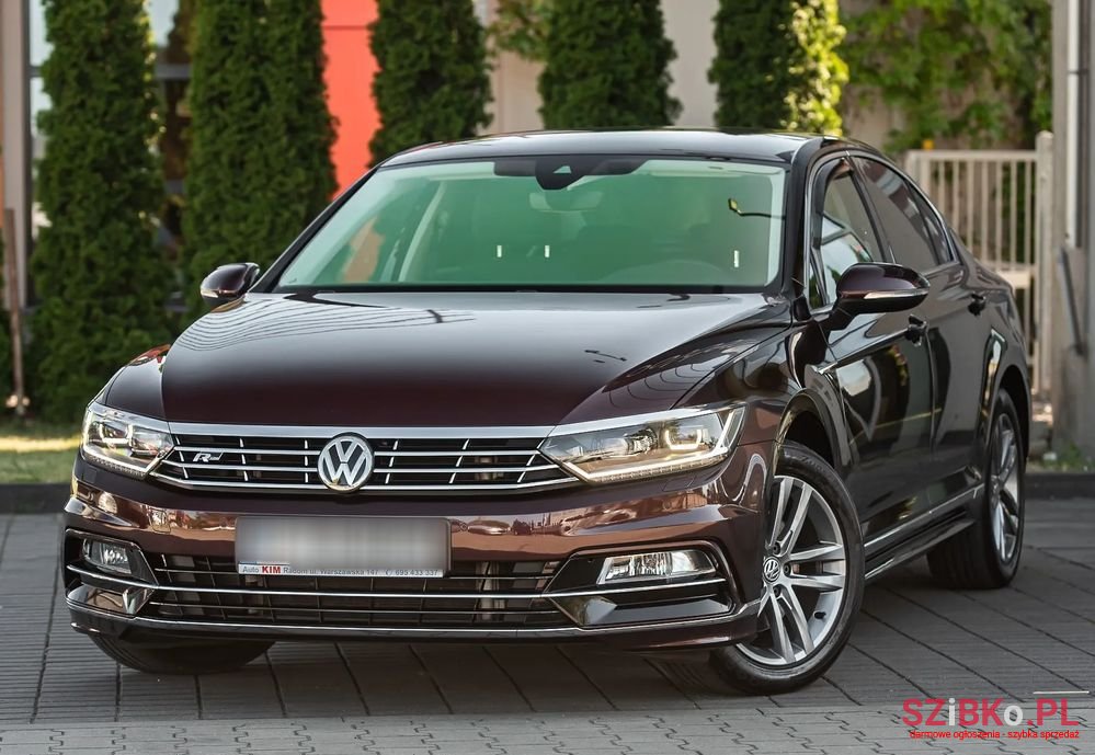 2015' Volkswagen Passat photo #5