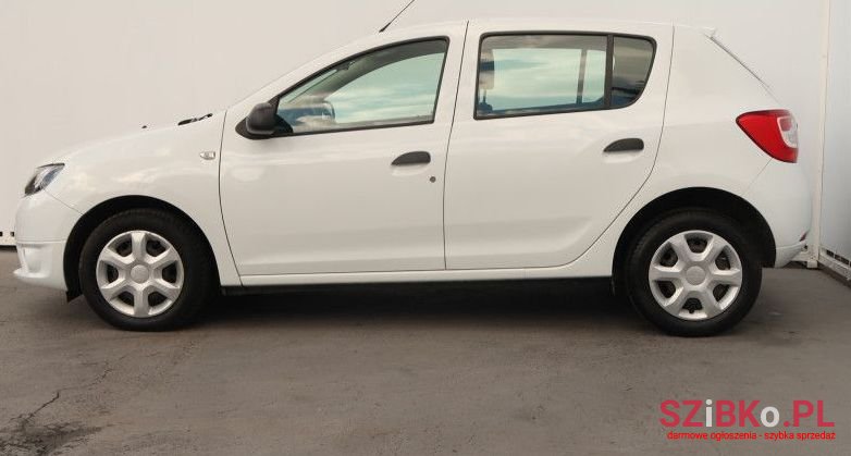 2016' Dacia Sandero photo #2