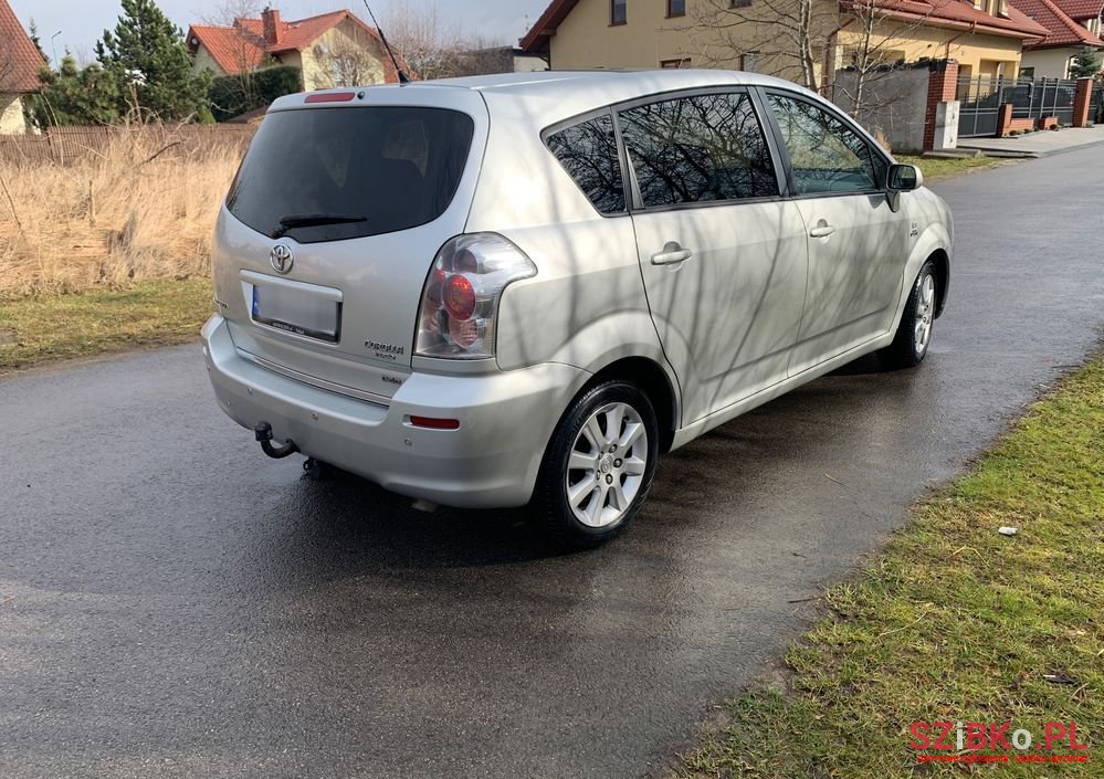 2006' Toyota Corolla Verso 2.2 D-4D Sol photo #2