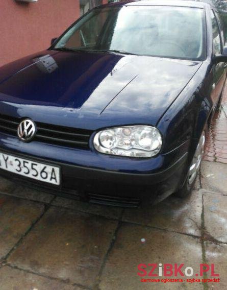 2001' Volkswagen Golf photo #1