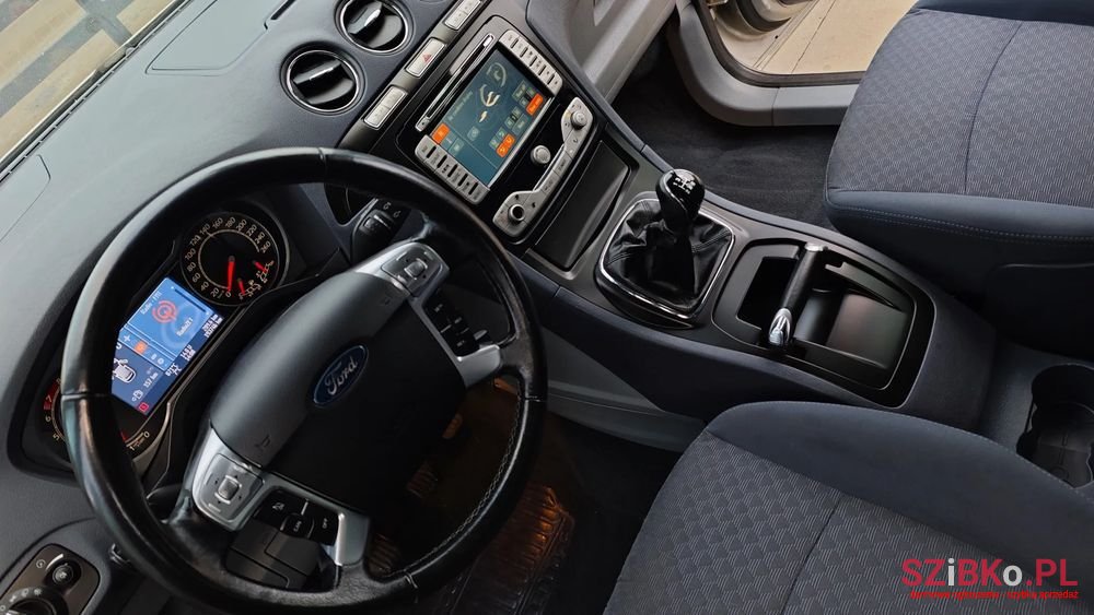 2008' Ford Galaxy 2.0 Ghia photo #2