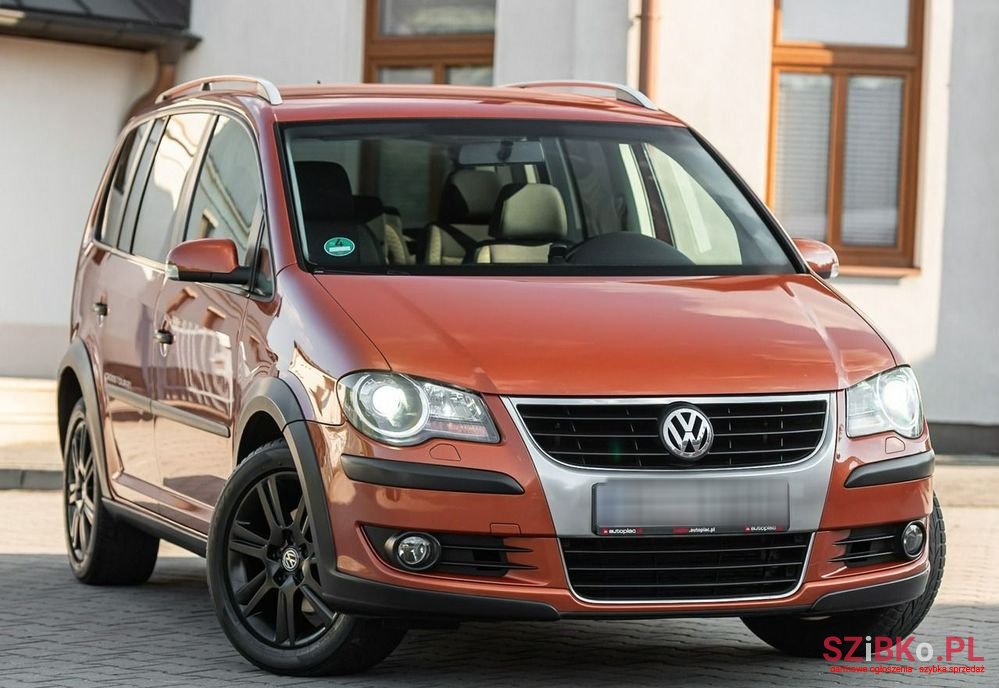 2008' Volkswagen Touran 1.4 Tsi Cross photo #4