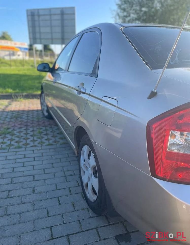 2005' Kia Cerato photo #5