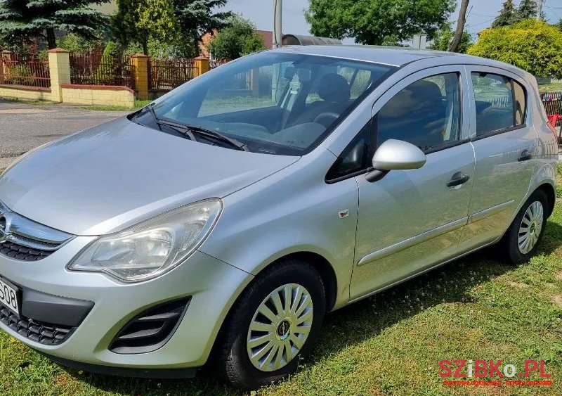 2011' Opel Corsa photo #4