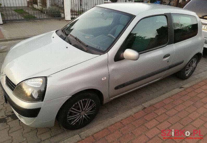 2003' Renault Clio photo #1