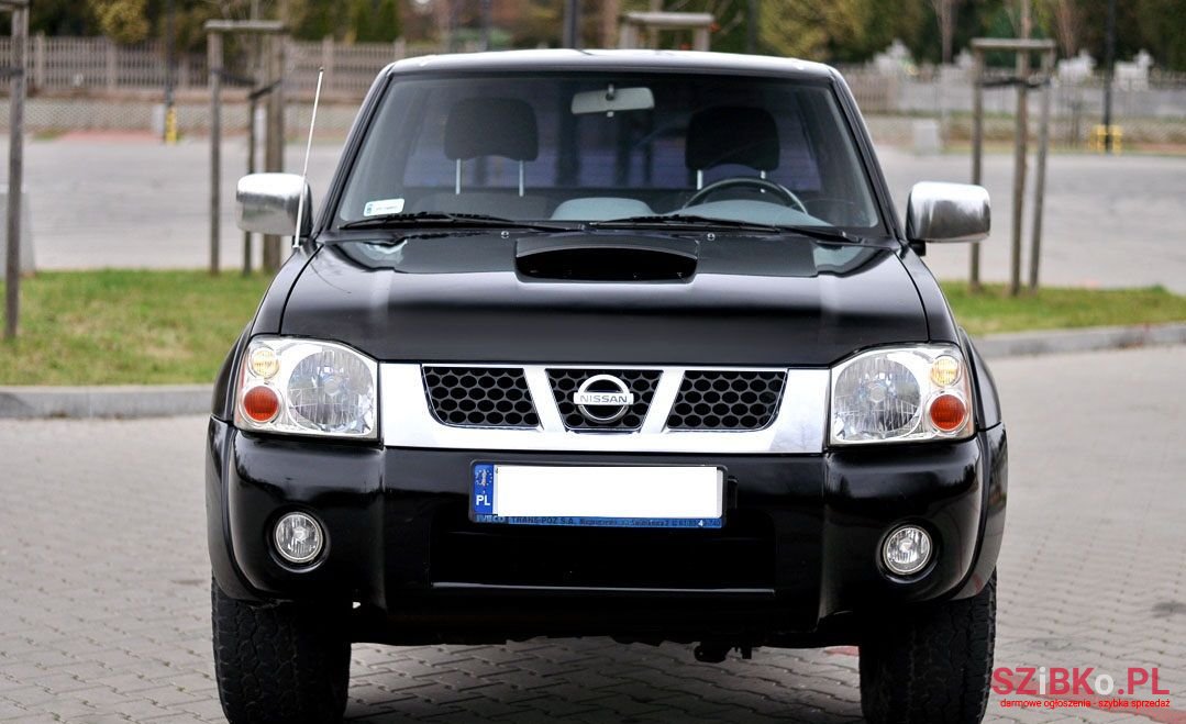 2004' Nissan Navara photo #3