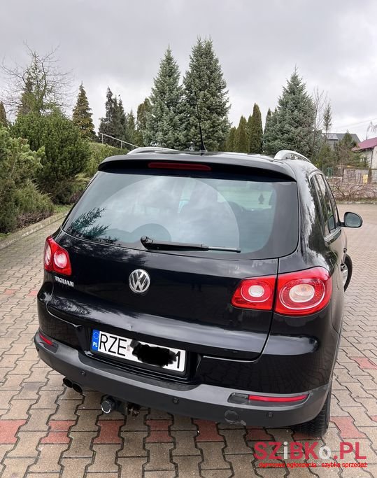 2009' Volkswagen Tiguan photo #2