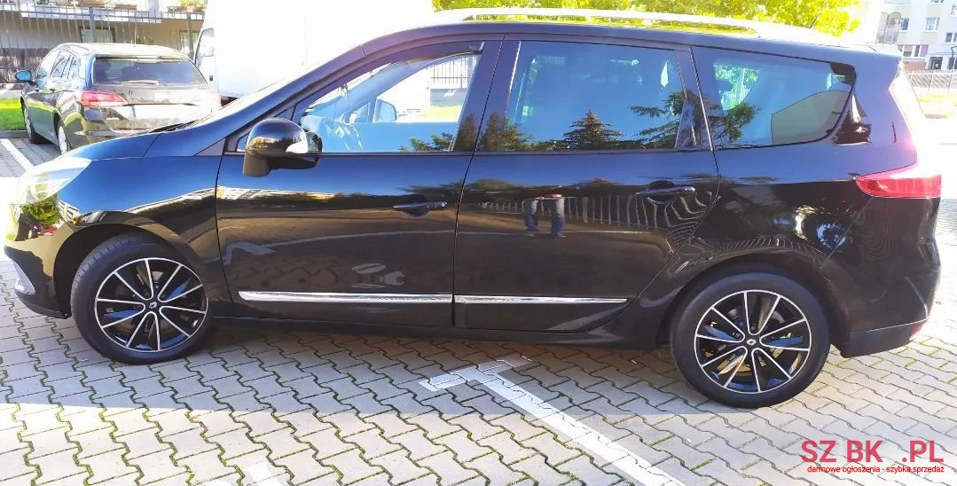 2012' Renault Grand Scenic photo #3