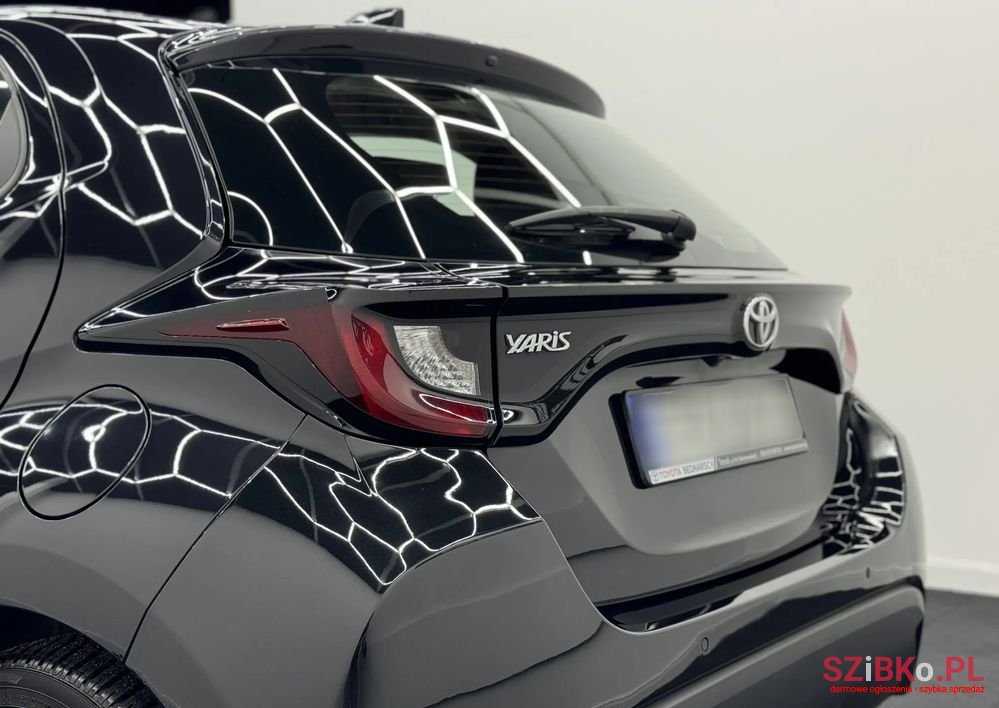 2021' Toyota Yaris photo #3