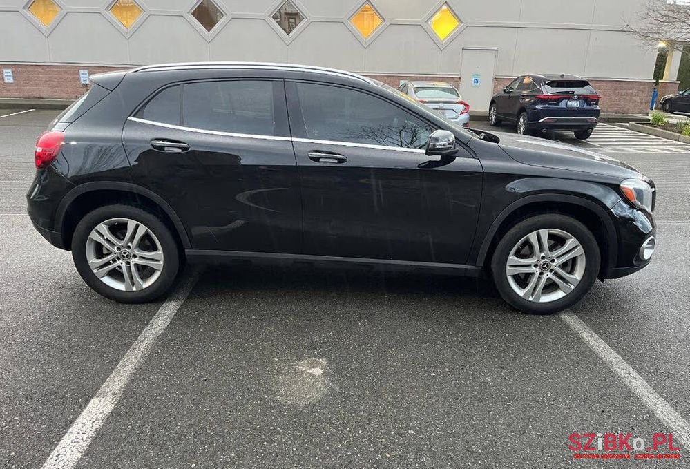 2018' Mercedes-Benz GLA photo #6