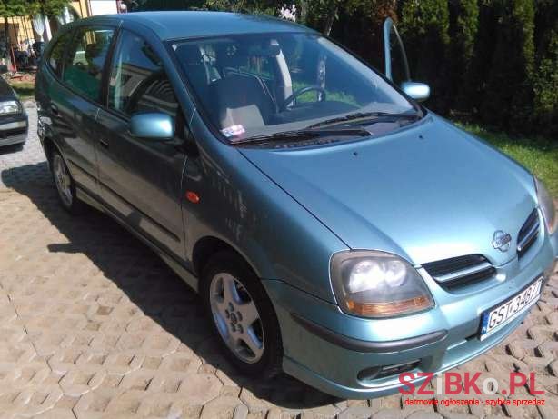 2001' Nissan Almera photo #1