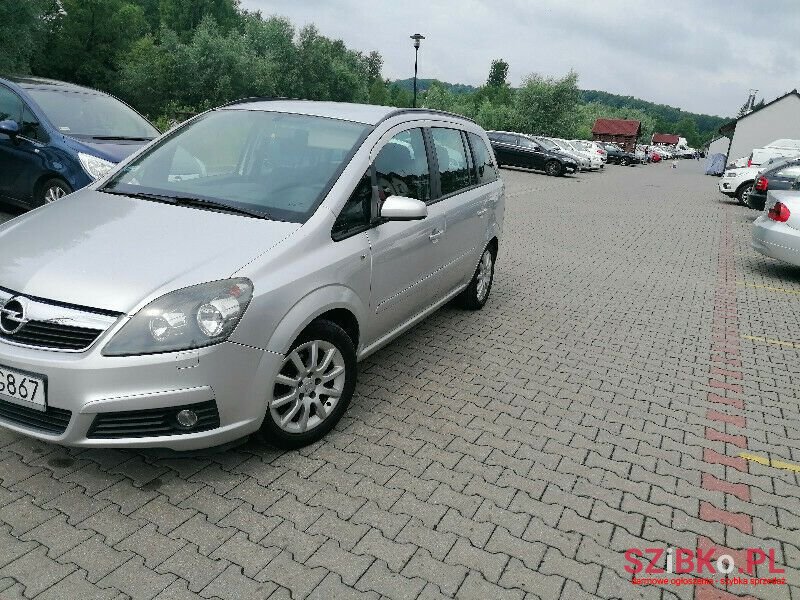 2009' Opel Zafira photo #1