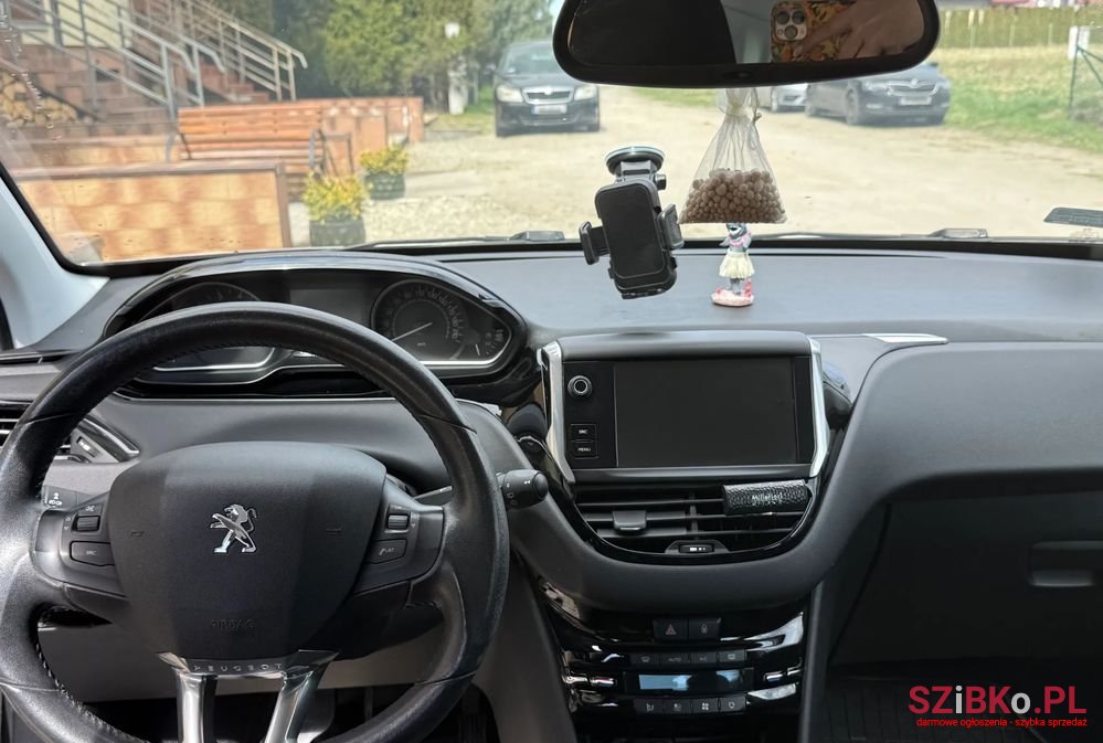 2016' Peugeot 208 photo #1