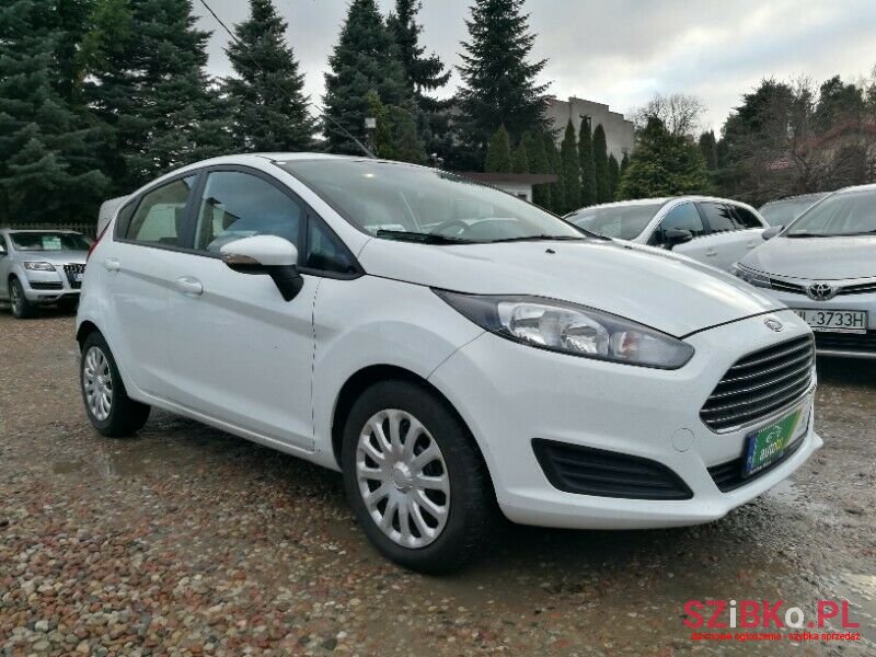 2015' Ford Fiesta photo #1