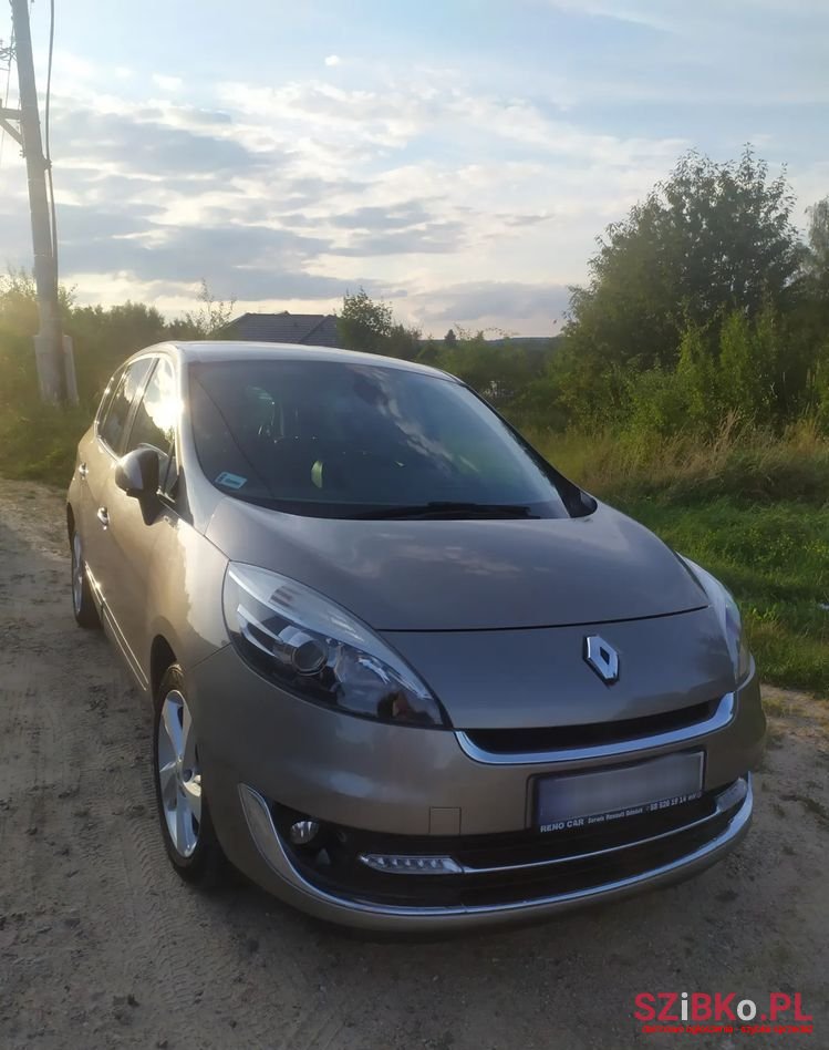 2012' Renault Grand Scenic photo #2