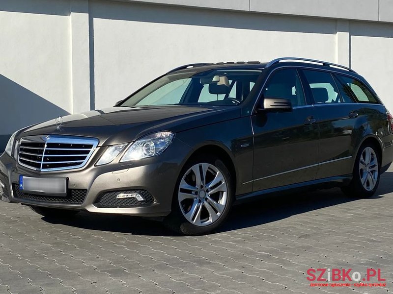 2009' Mercedes-Benz E-Class 350 photo #1