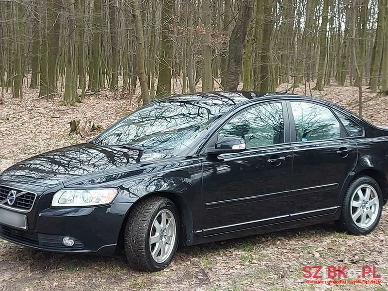2011' Volvo S40 photo #2