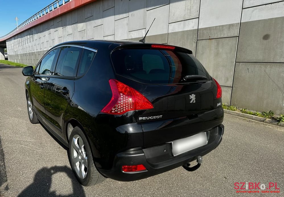 2009' Peugeot 3008 120 Vti Premium photo #3