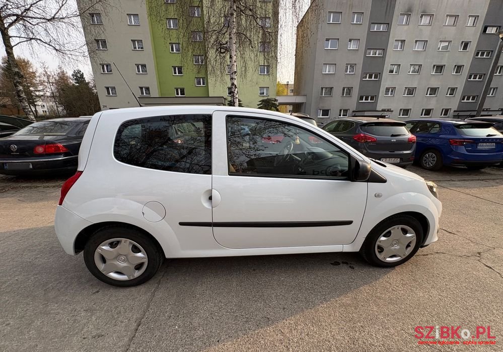 2010' Renault Twingo photo #2