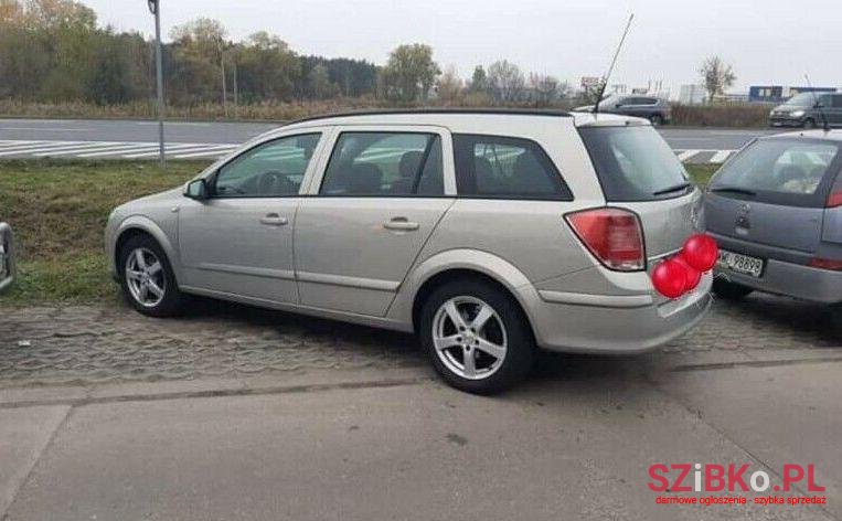 2005' Opel Astra photo #1