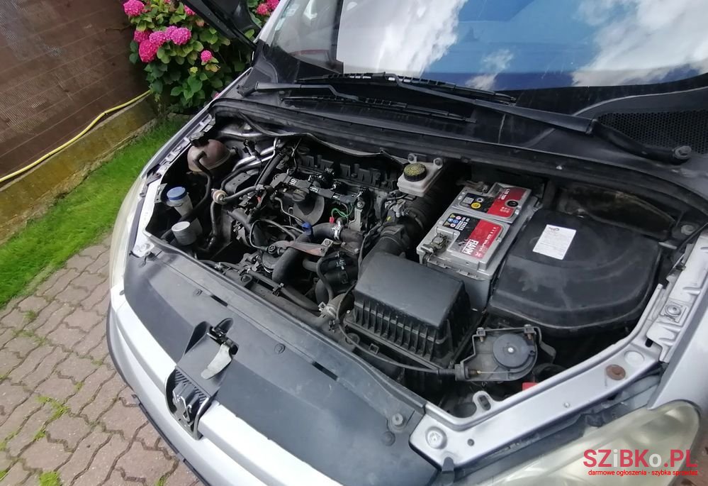 2001' Peugeot 307 2.0 Hdi photo #2