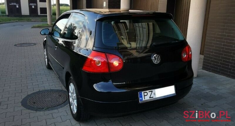 2003' Volkswagen Golf photo #3