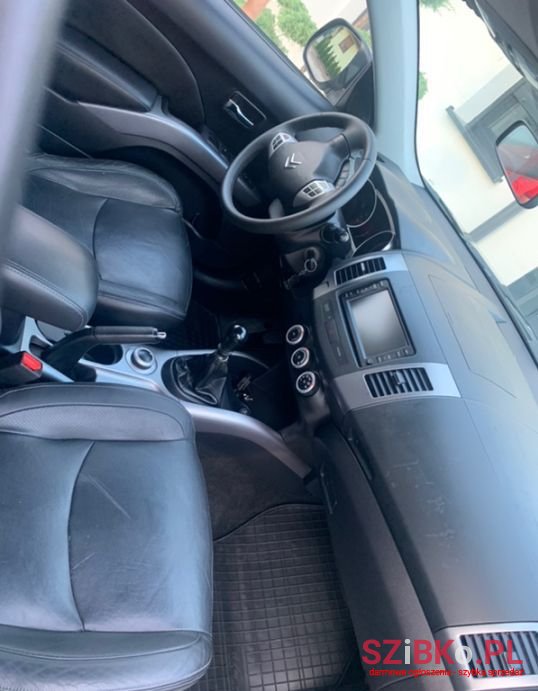 2008' Citroen C-Crosser photo #3