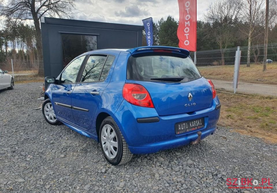 2007' Renault Clio photo #3