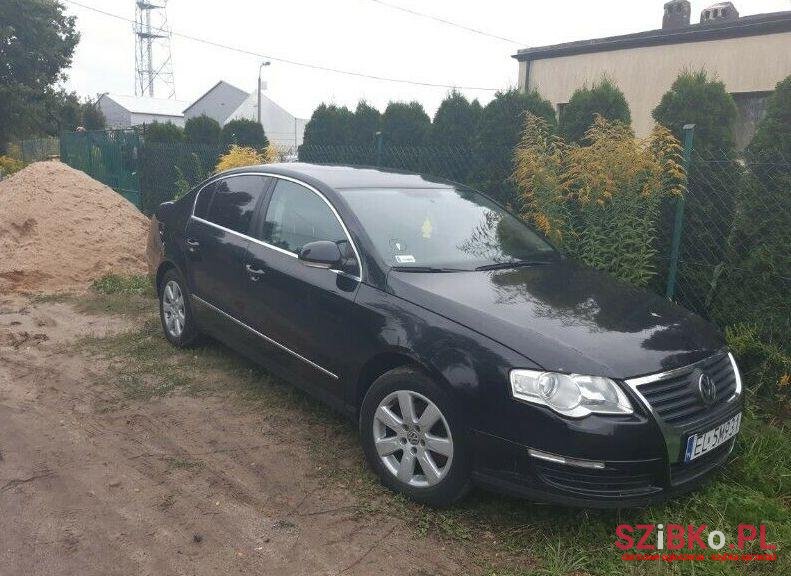 2007' Volkswagen Passat photo #1