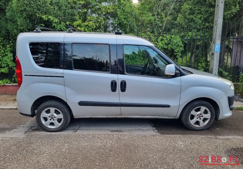 2010' Fiat Doblo photo #2