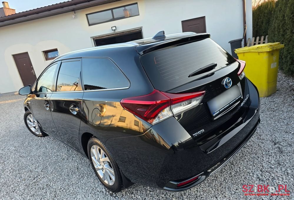 2017' Toyota Auris photo #6