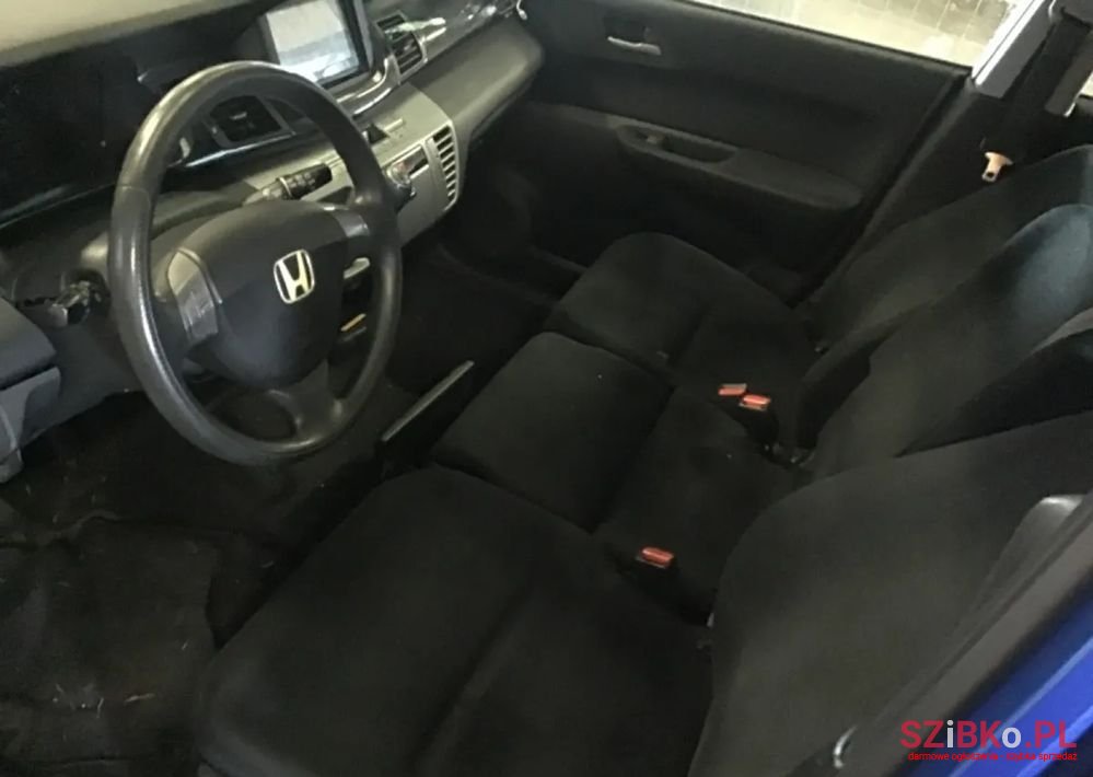 2006' Honda FR-V 1.7 Comfort photo #3