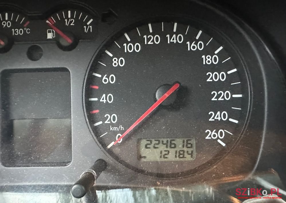 2003' Volkswagen Golf photo #6