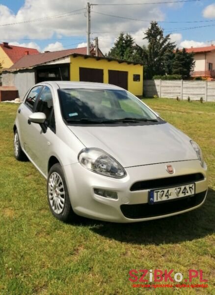 2012' Fiat Punto photo #2