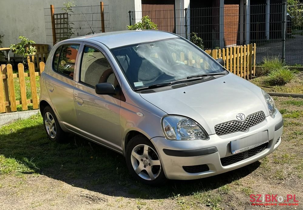 2004' Toyota Yaris photo #1